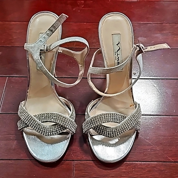 High heels - Picture 1 of 2